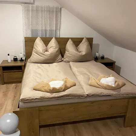 Bobo Hegyi Kucko Daire Sárvár